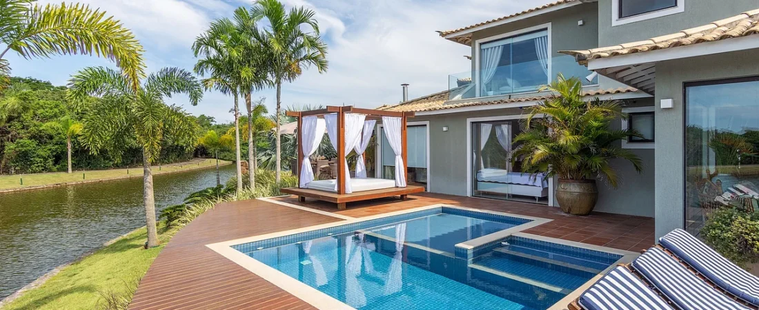 Sandro Piscinas em Búzios: Como Manter sua Piscina Limpa